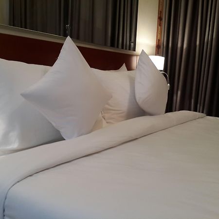 Coventina Lake Suites Dhaka Esterno foto