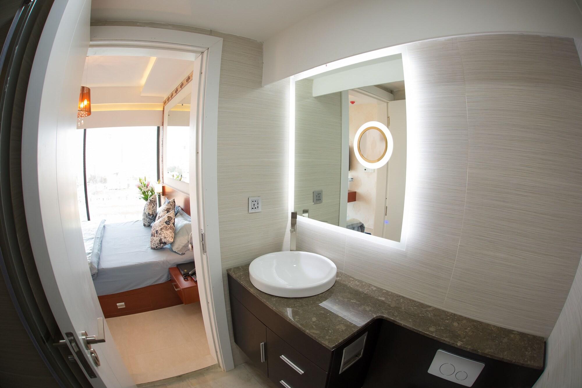 Coventina Lake Suites Dhaka Esterno foto